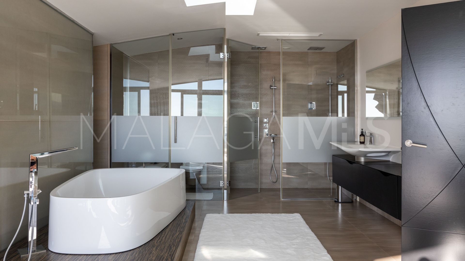 Se vende villa de 4 bedrooms in Benalmadena