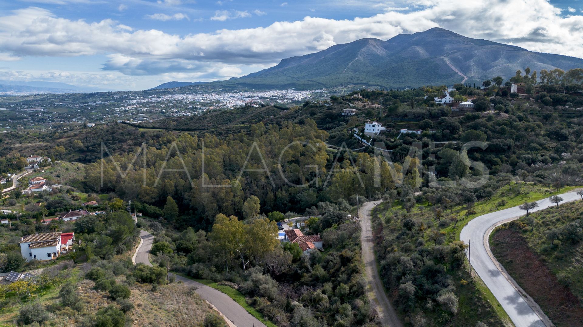 Finca for sale in Alhaurin el Grande with 3 bedrooms