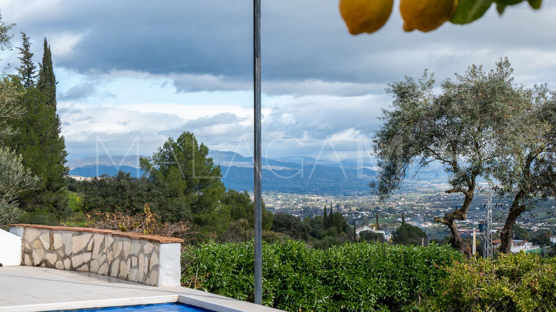 Finca for sale in Alhaurin el Grande with 3 bedrooms