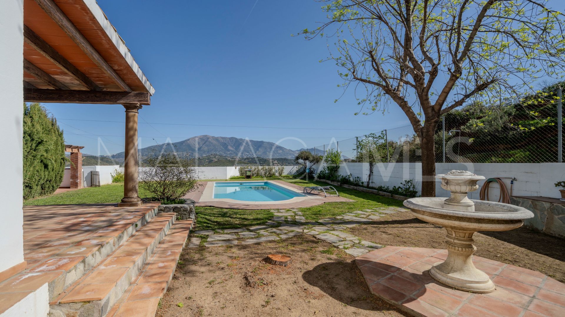 For sale Entrerrios semi detached house with 4 bedrooms