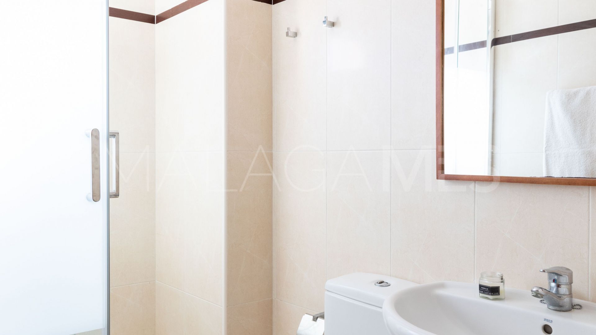 Apartamento a la venta with 2 bedrooms in Elviria