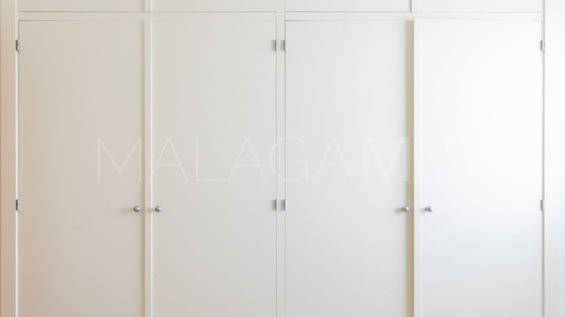 Apartamento a la venta with 2 bedrooms in Elviria