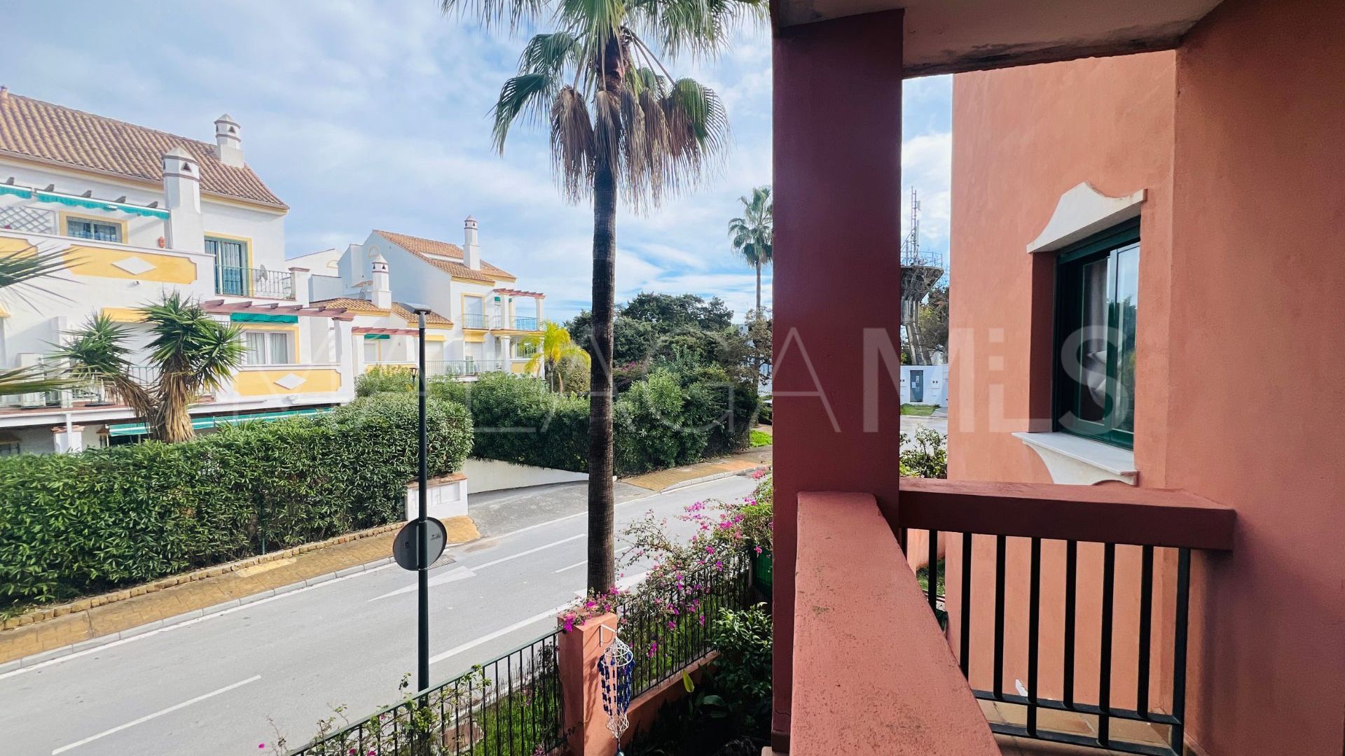 Apartamento a la venta with 2 bedrooms in Elviria