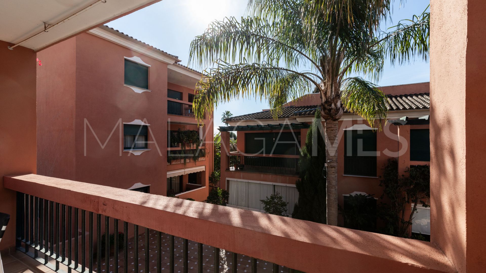 Apartamento a la venta with 2 bedrooms in Elviria