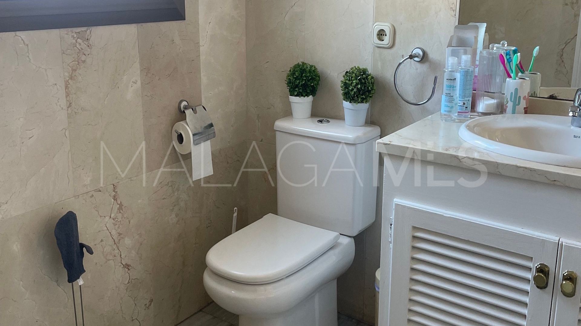 Se vende adosado in Estepona Este de 4 bedrooms