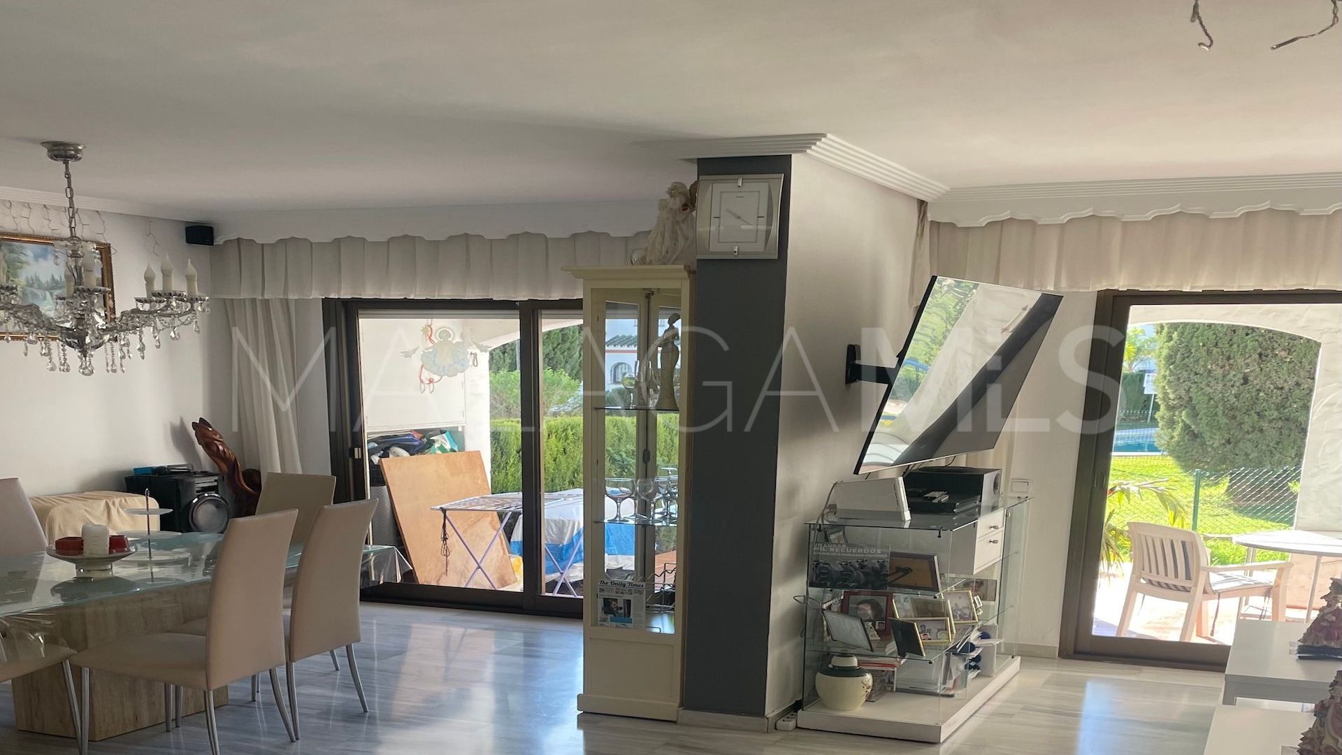 Se vende adosado in Estepona Este de 4 bedrooms