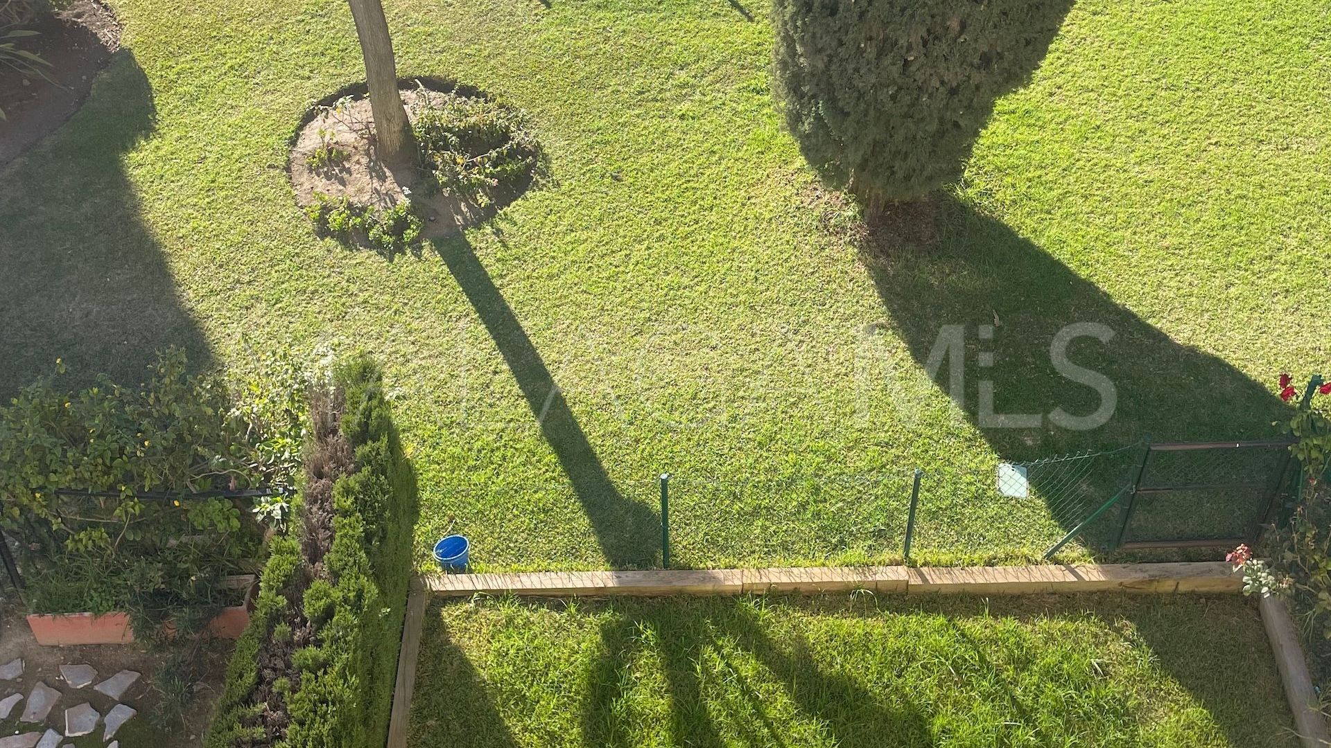 Se vende adosado in Estepona Este de 4 bedrooms