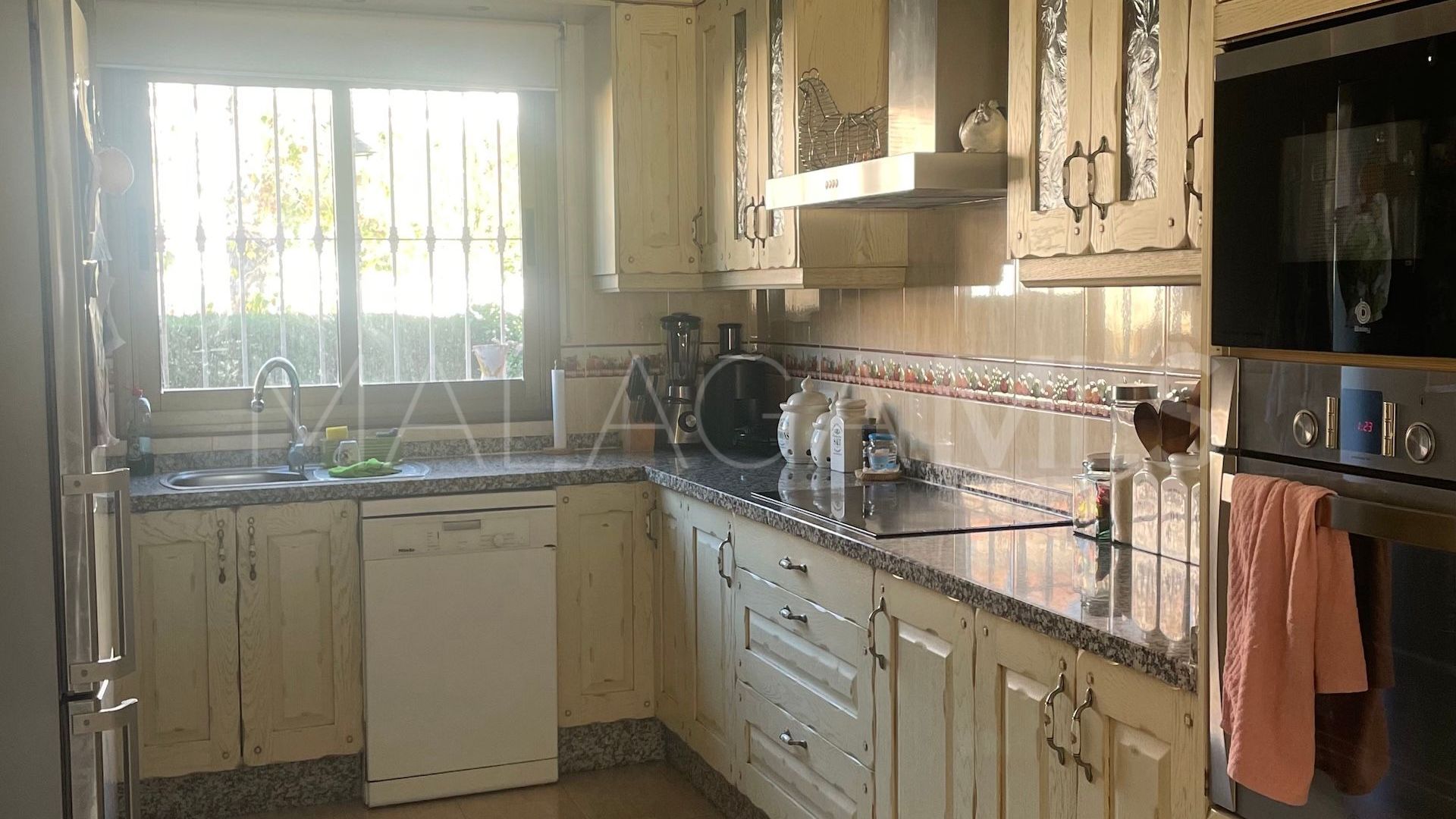Se vende adosado in Estepona Este de 4 bedrooms