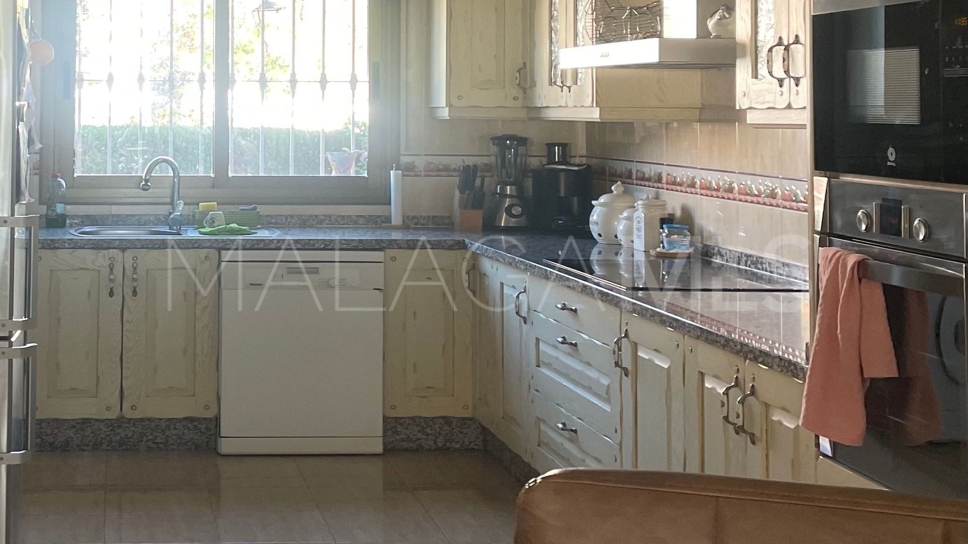 Se vende adosado in Estepona Este de 4 bedrooms