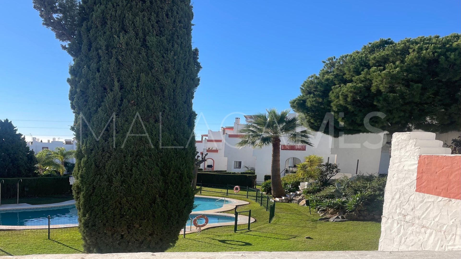 Se vende adosado in Estepona Este de 4 bedrooms