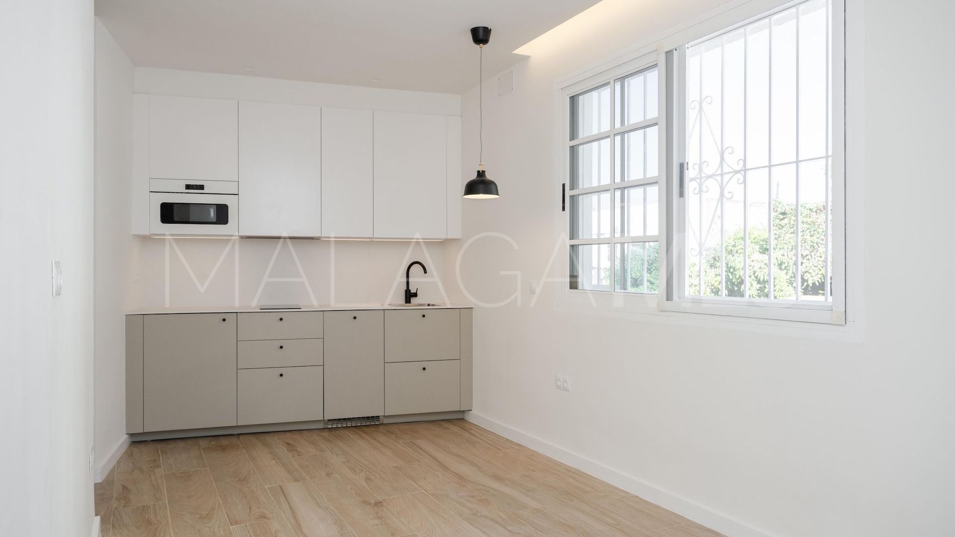 Apartment for sale in Estepona East with 1 bedroom