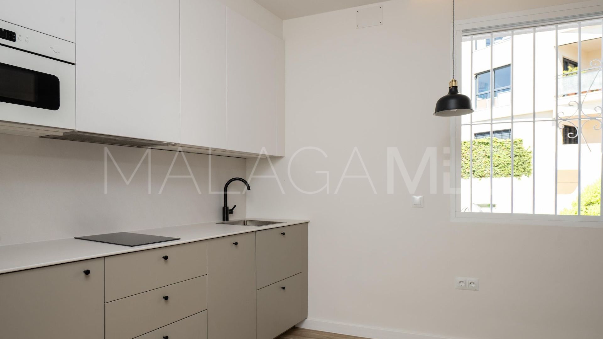 Apartment for sale in Estepona East with 1 bedroom