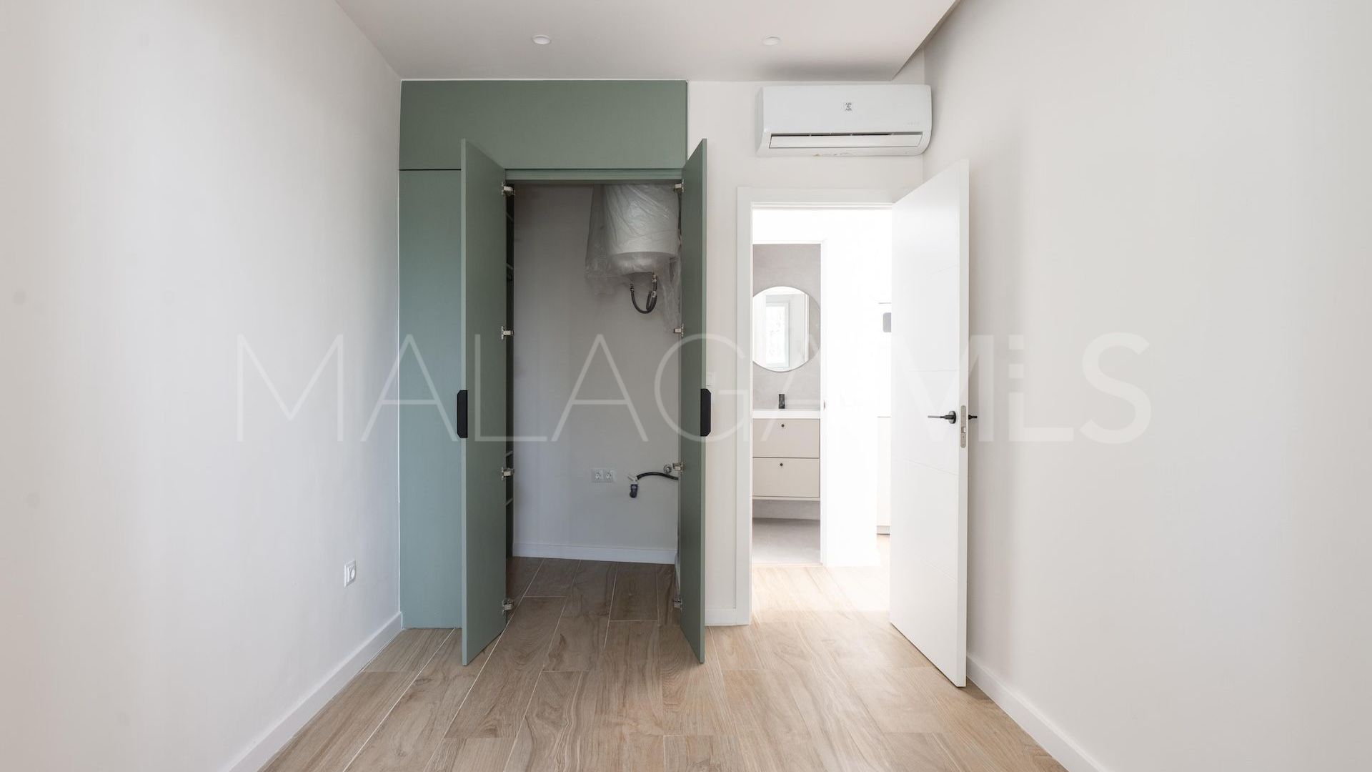 Apartment for sale in Estepona East with 1 bedroom