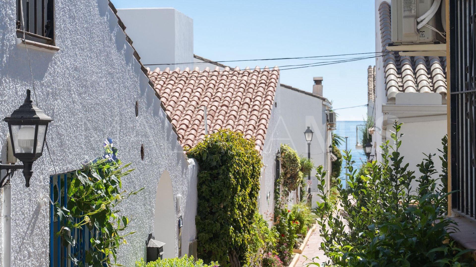 Apartment for sale in Estepona East with 1 bedroom