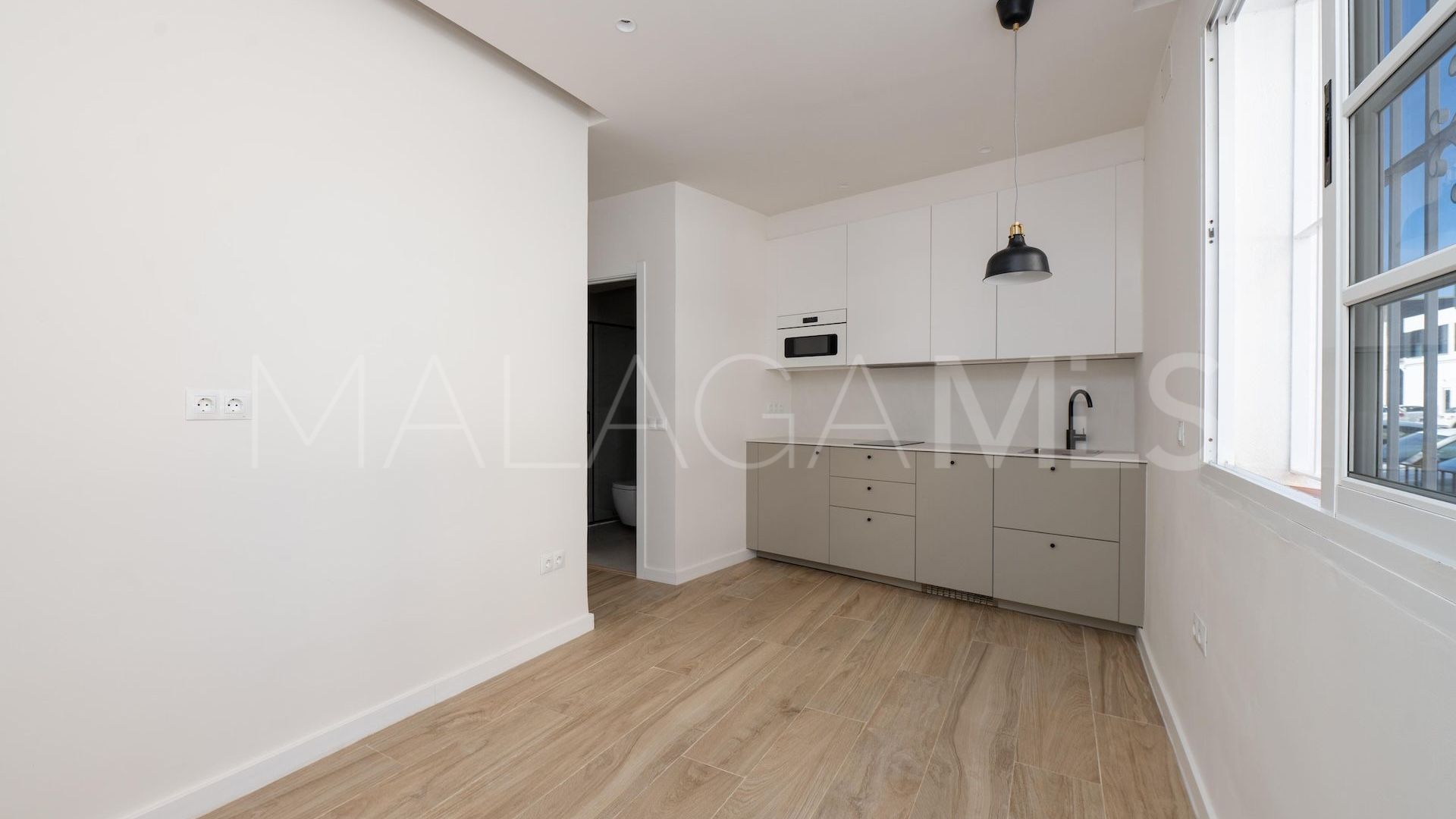 Apartment for sale in Estepona East with 1 bedroom