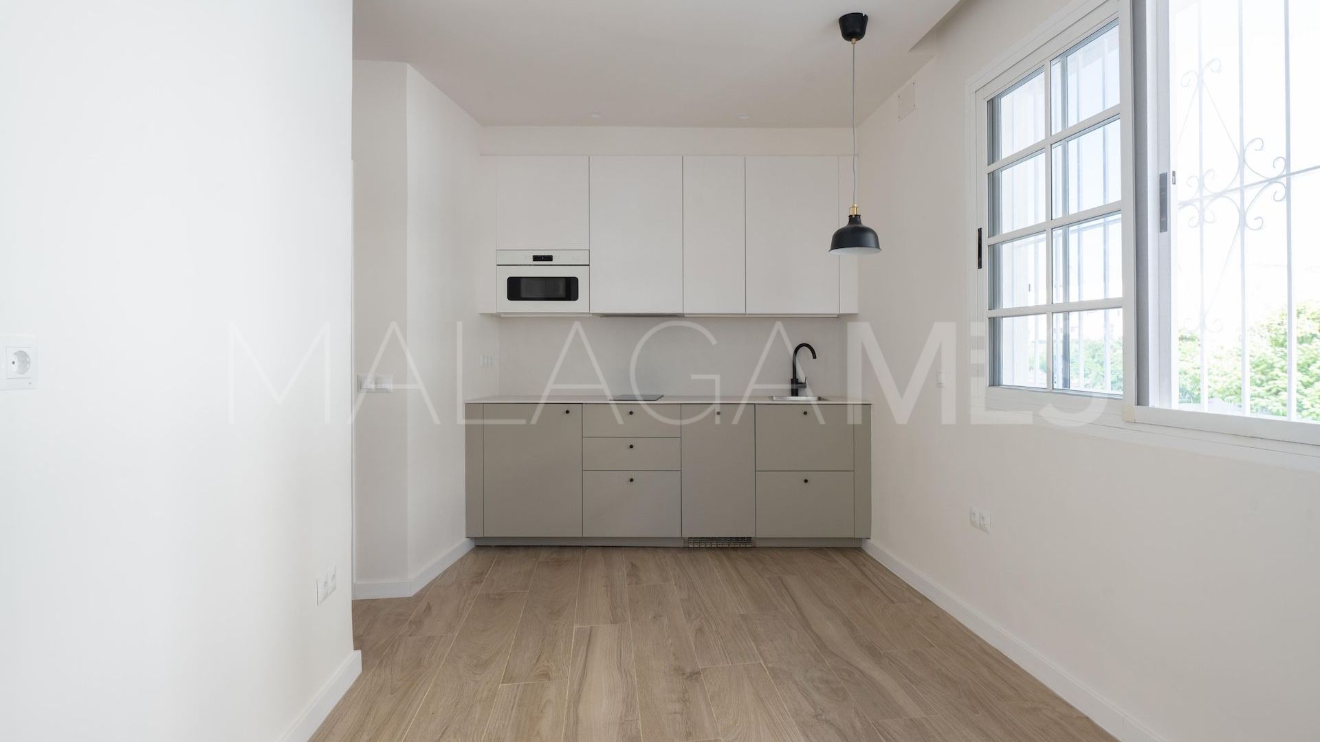 Apartment for sale in Estepona East with 1 bedroom