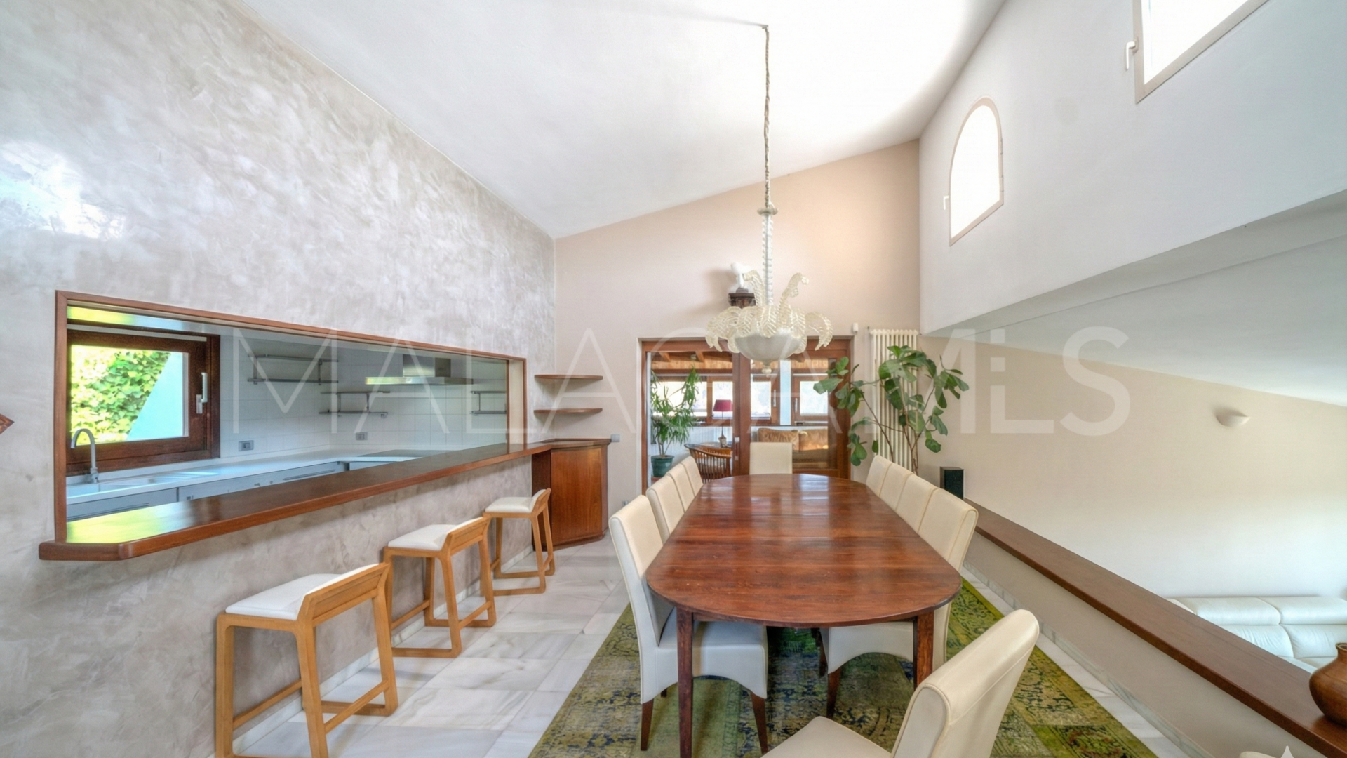 Buy villa with 7 bedrooms in Los Naranjos de Marbella