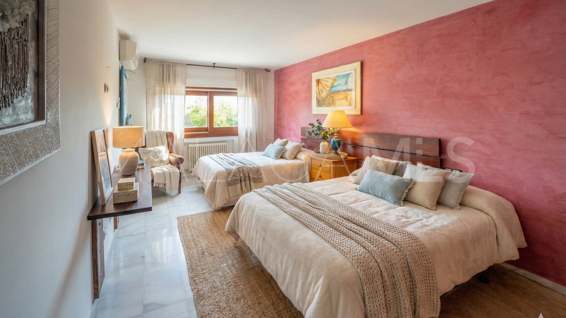 Buy villa with 7 bedrooms in Los Naranjos de Marbella