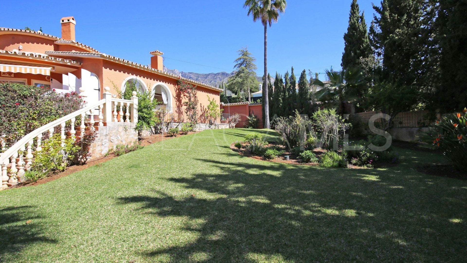 Villa for sale in Sierra Blanca with 5 bedrooms