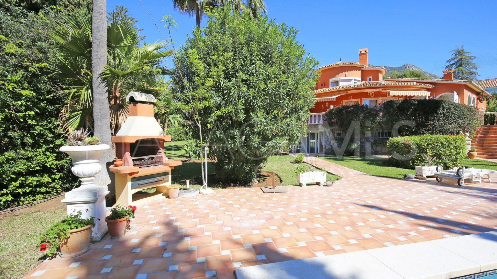 Villa for sale in Sierra Blanca with 5 bedrooms