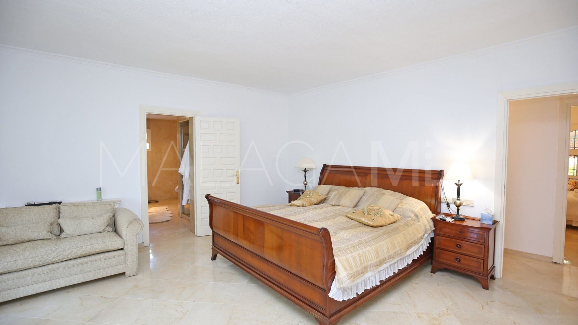 Villa for sale in Sierra Blanca with 5 bedrooms