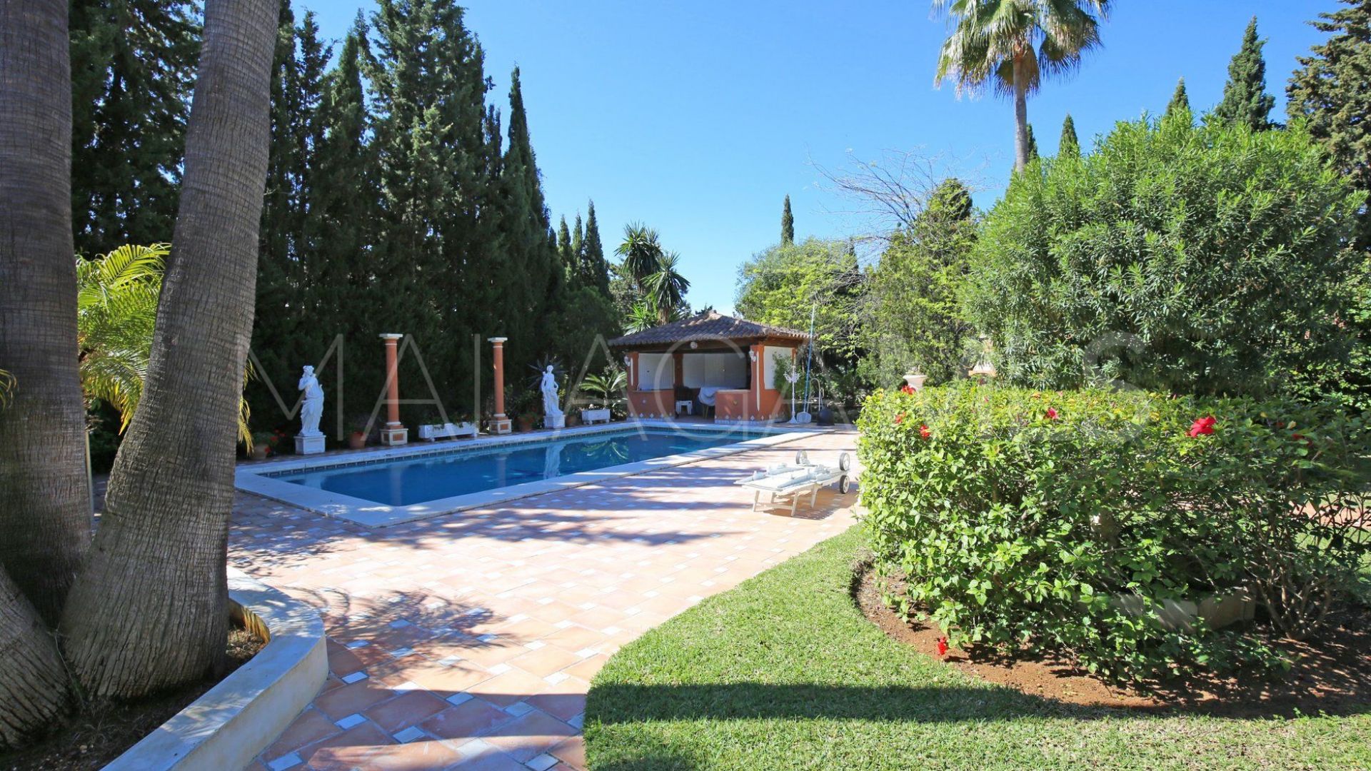 Villa for sale in Sierra Blanca with 5 bedrooms