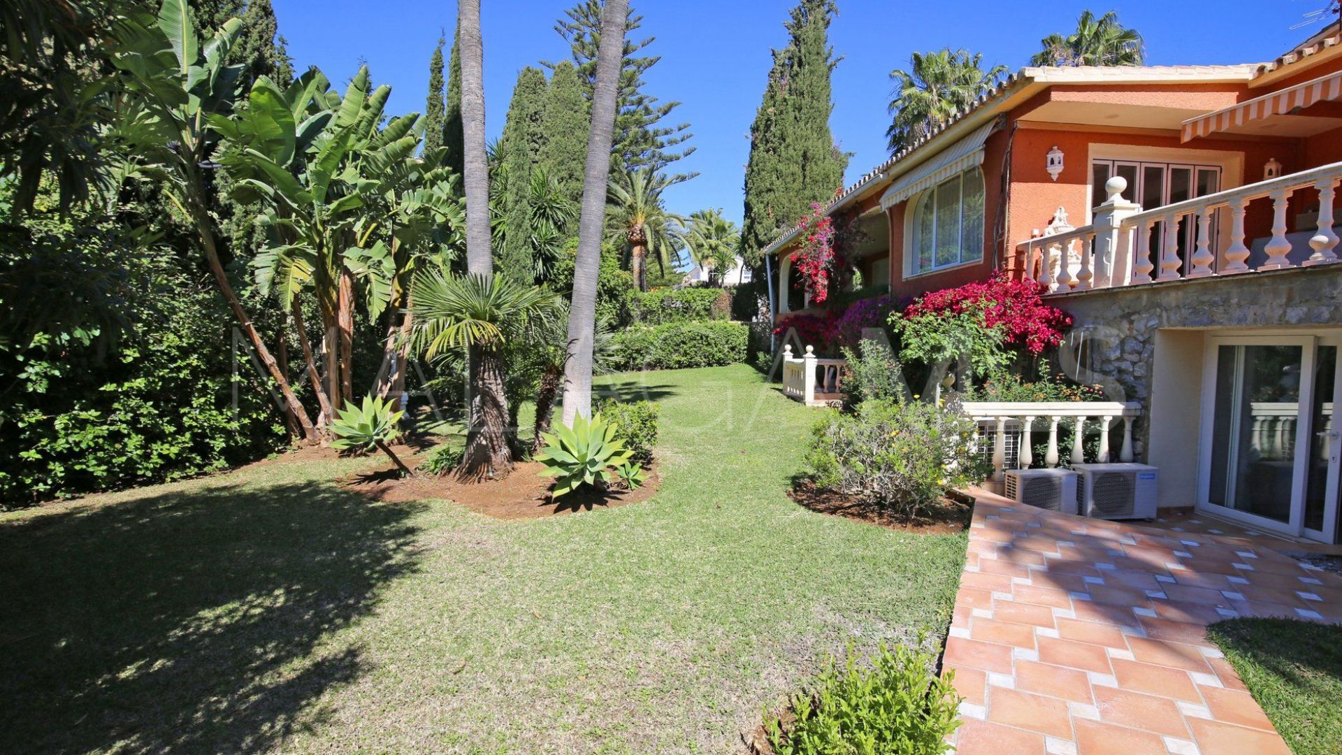 Villa for sale in Sierra Blanca with 5 bedrooms