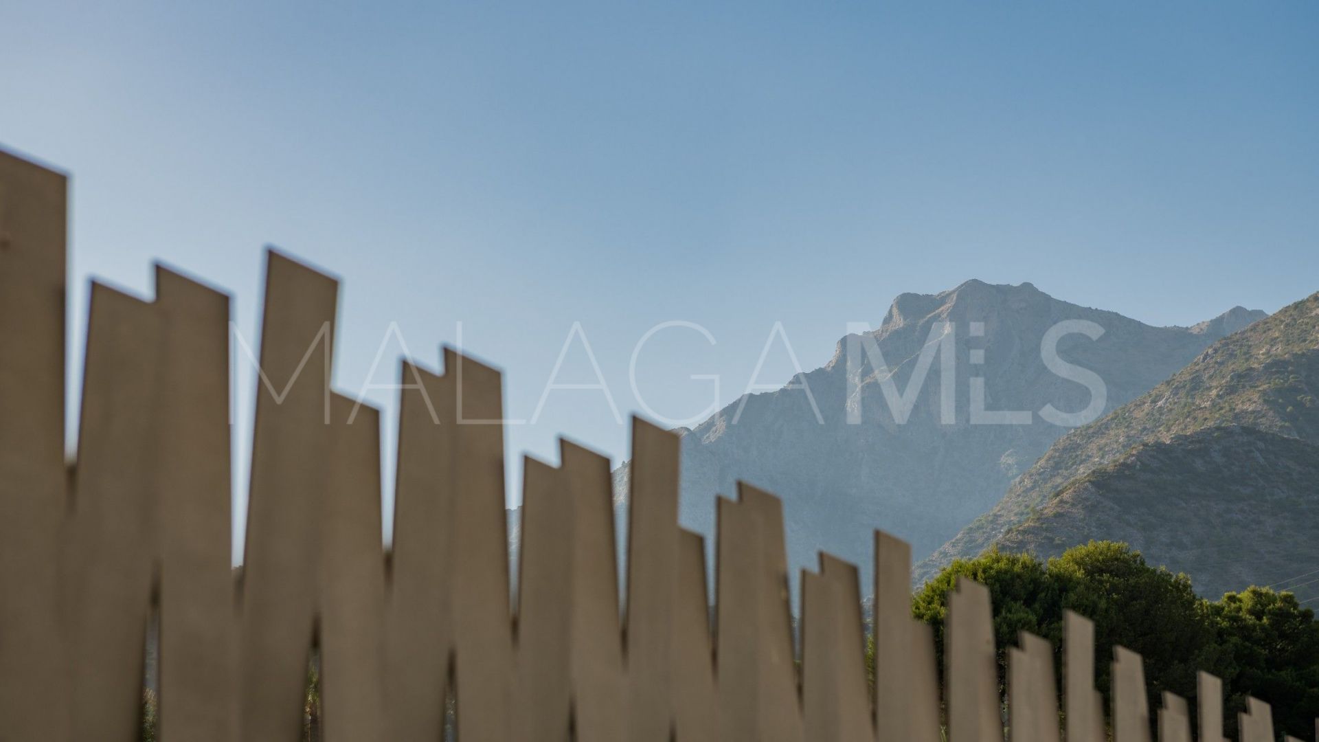Villa for sale in Cascada de Camojan