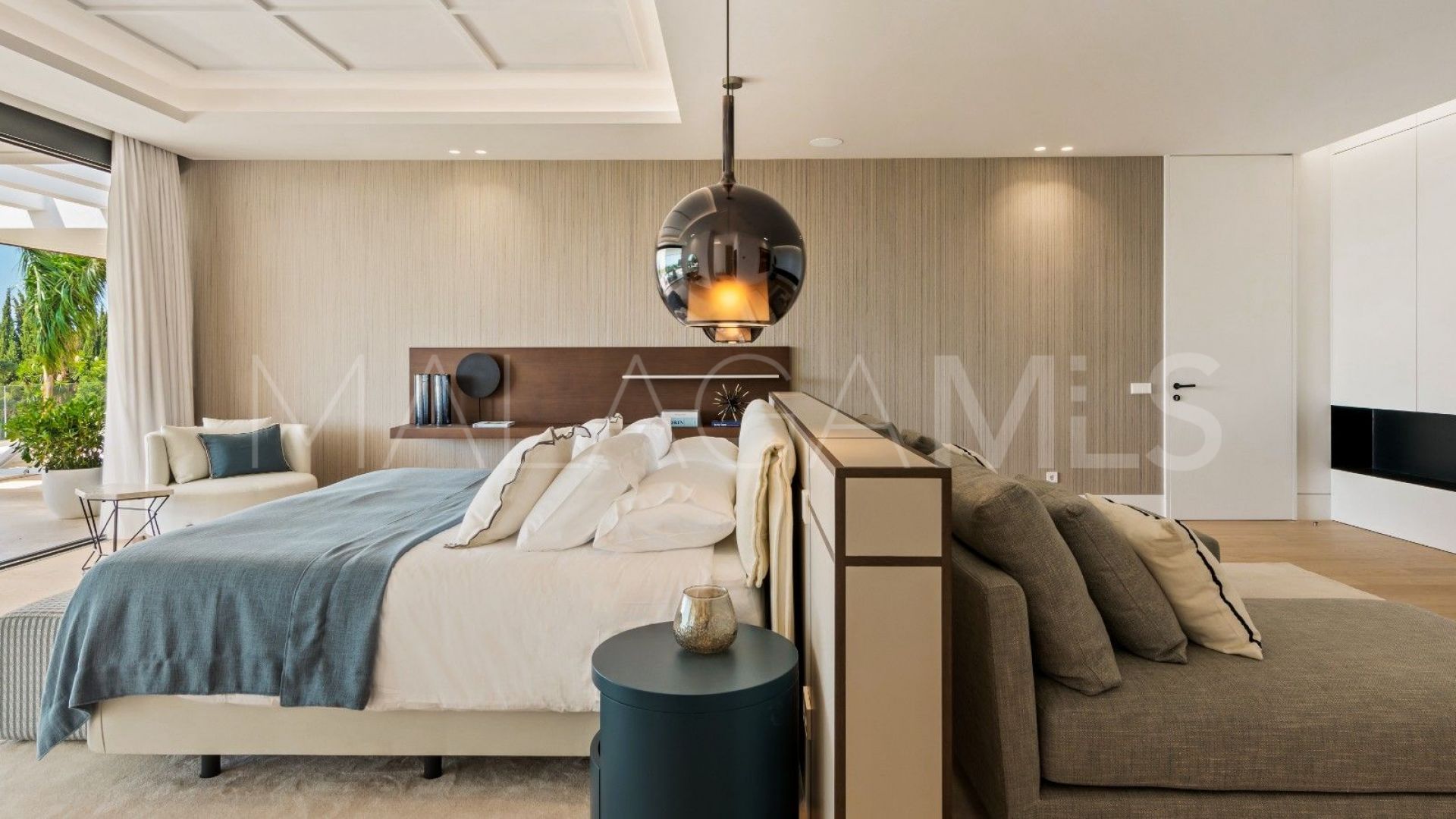 Villa for sale in Cascada de Camojan