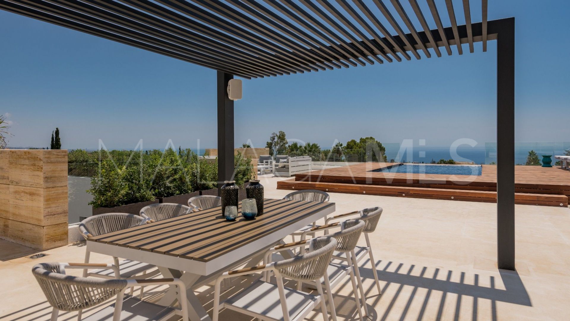 Villa for sale in Cascada de Camojan
