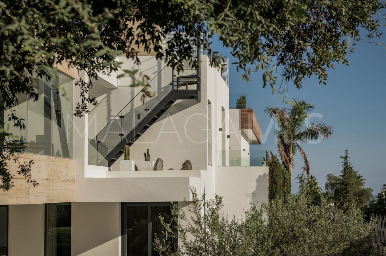 Villa for sale in Cascada de Camojan