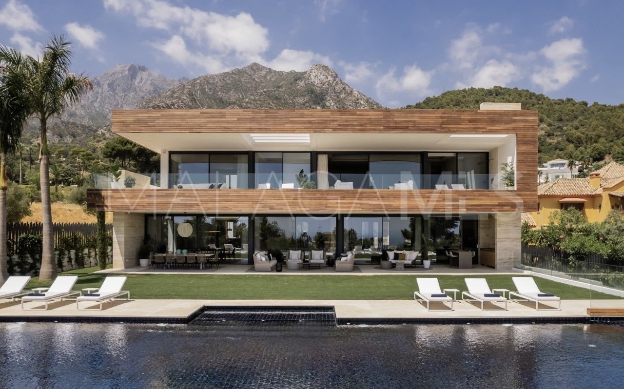 Villa for sale in Cascada de Camojan