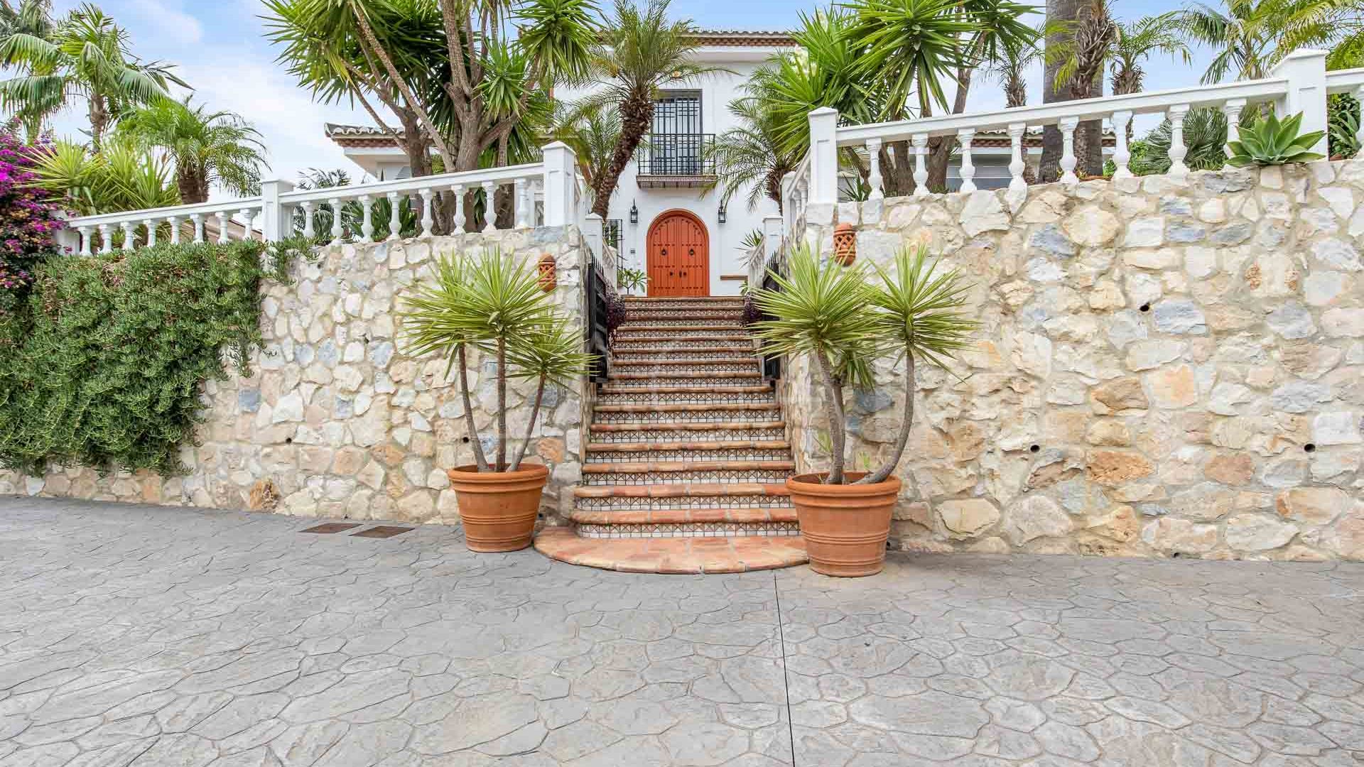 Villa for sale in Alhaurin de la Torre
