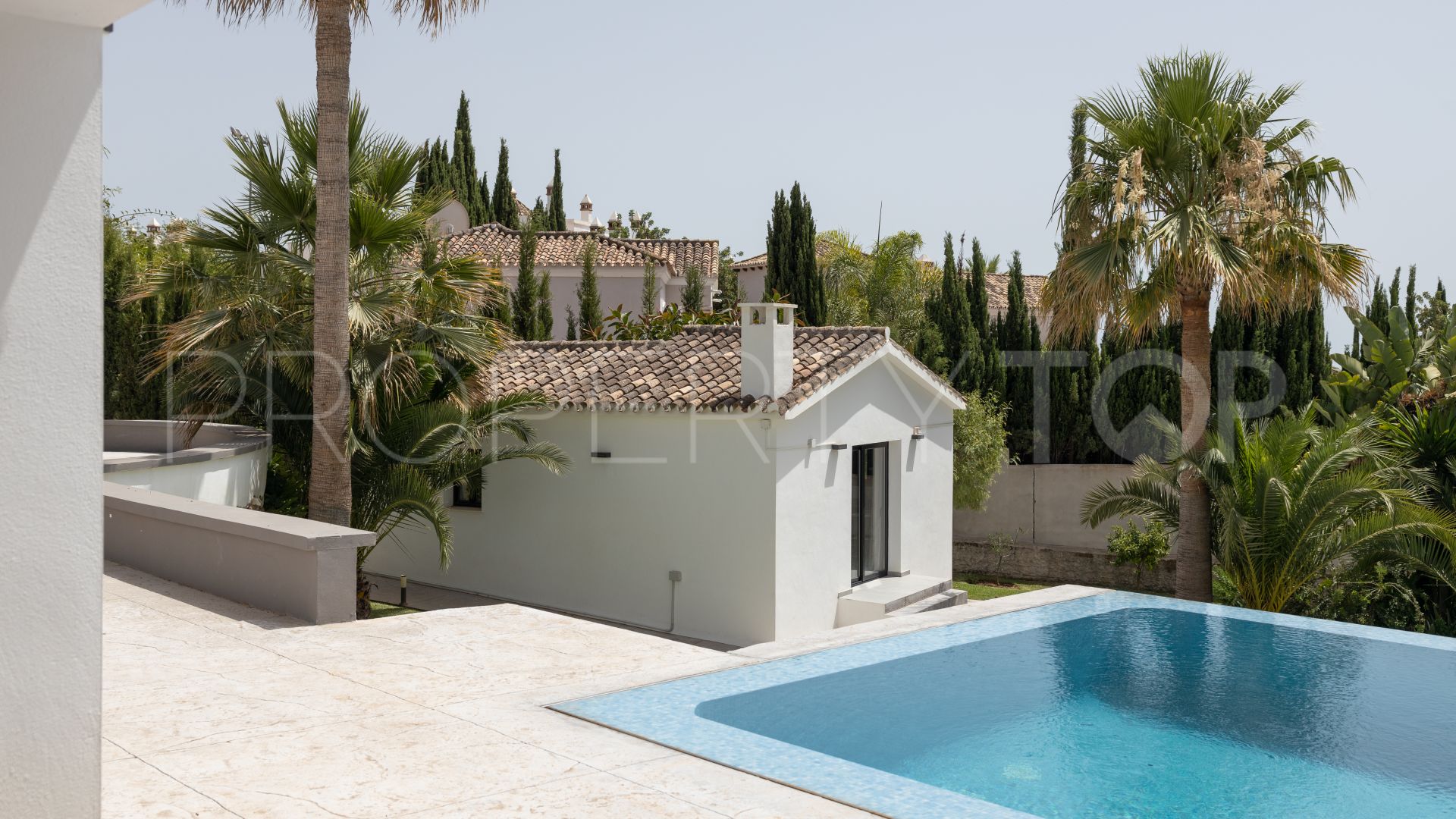 Villa a la venta con 6 dormitorios en Marbella Hill Club