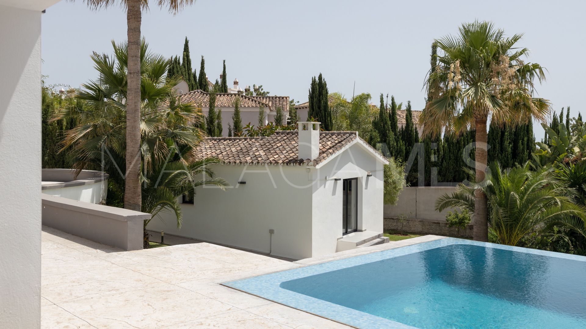 Buy villa in Marbella Hill Club with 6 bedrooms