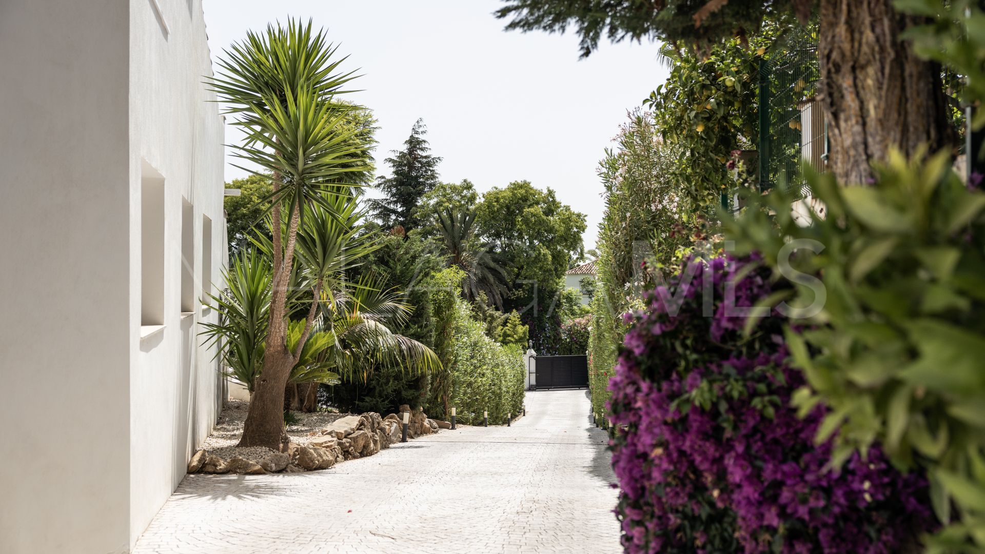 Villa for sale in Marbella Hill Club
