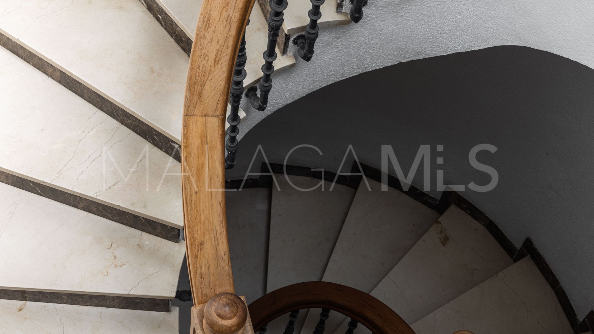 Villa for sale in El Coto