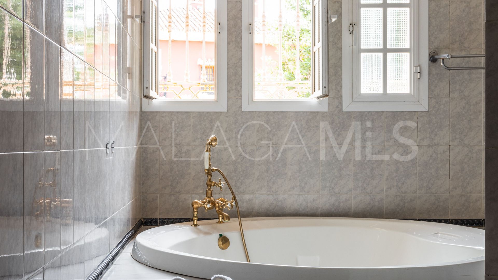 Villa for sale in El Coto