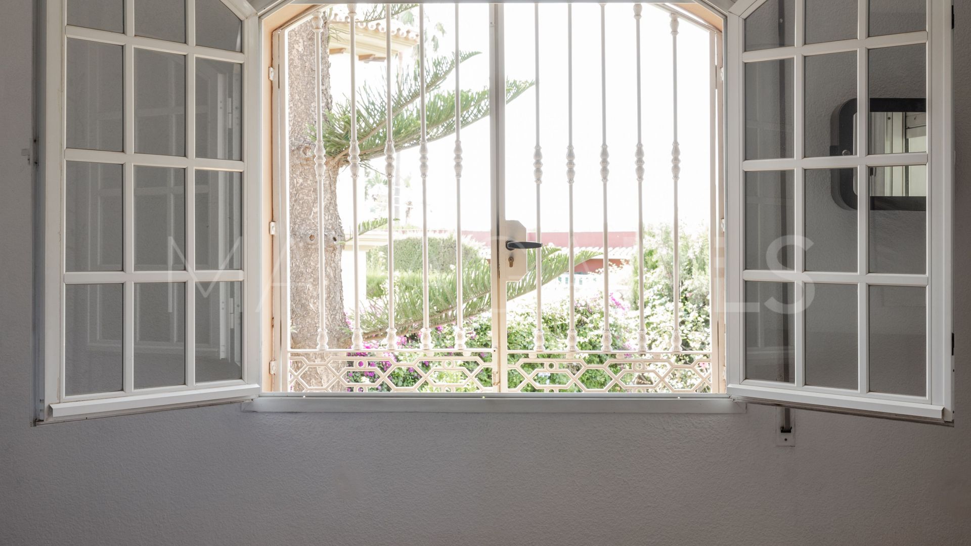 Villa for sale in El Coto
