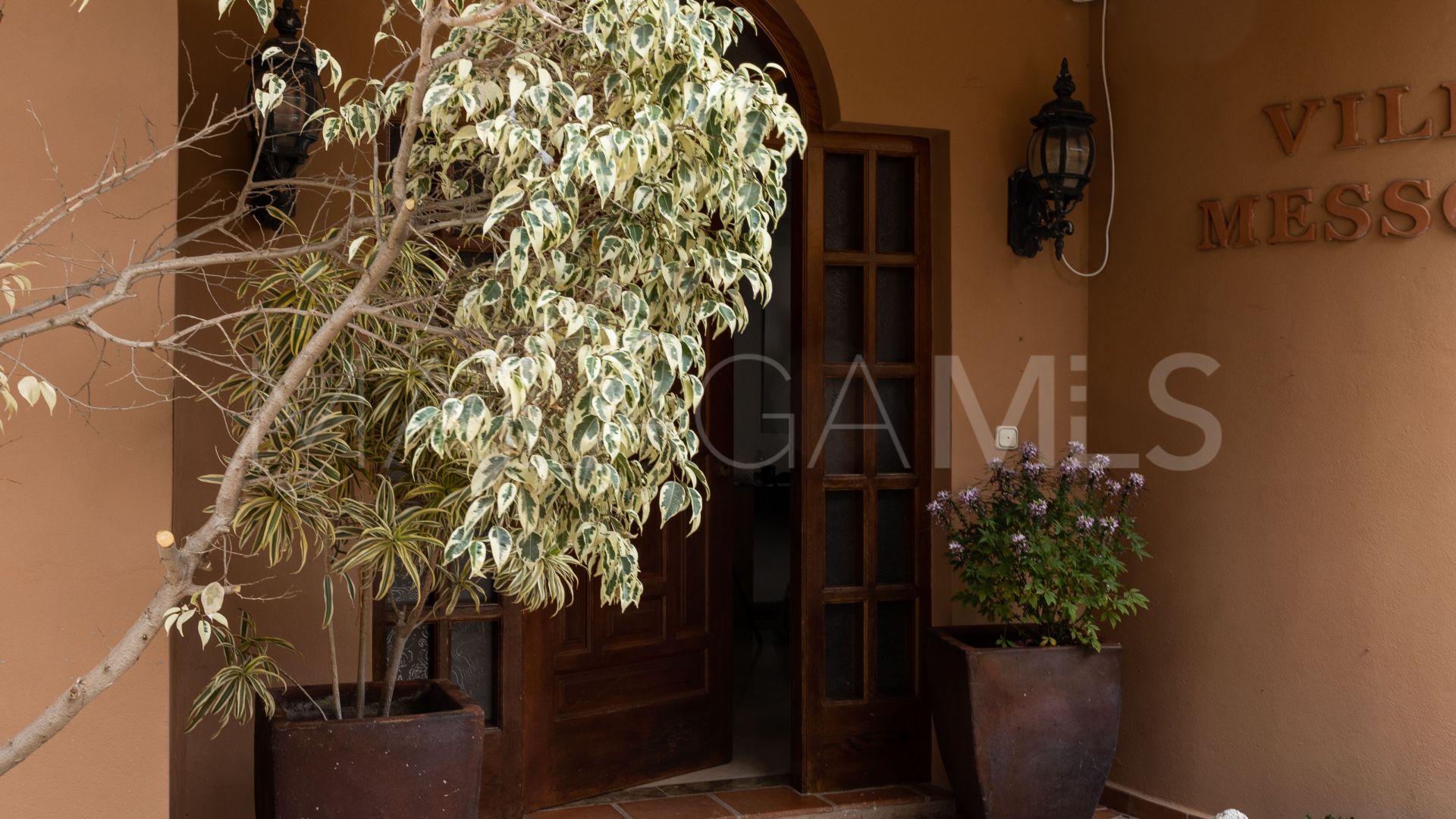 Villa for sale in El Coto