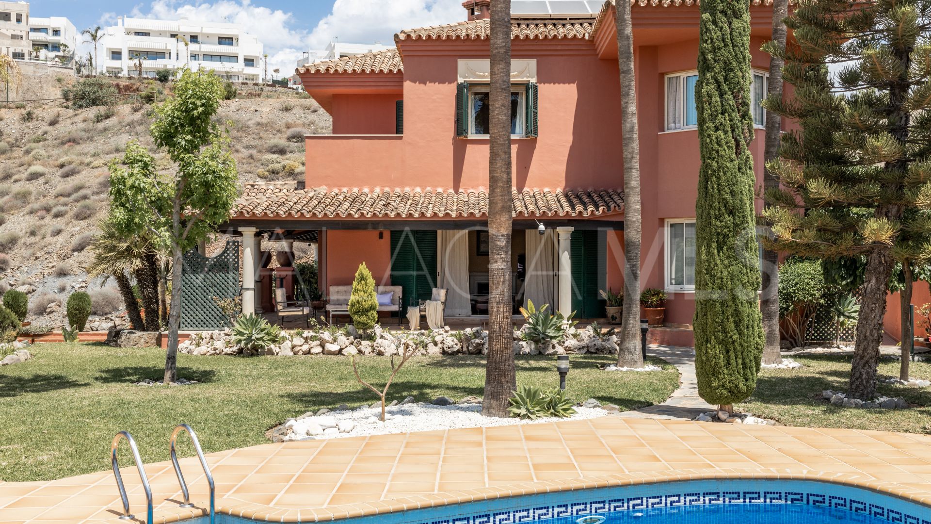 Villa for sale in Mayorazgo