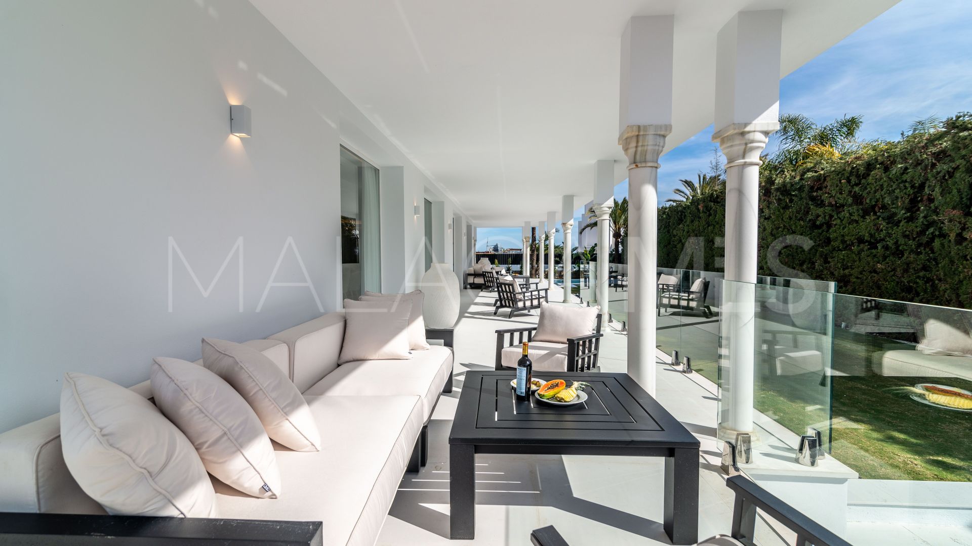 Villa with 8 bedrooms for sale in Nueva Andalucia