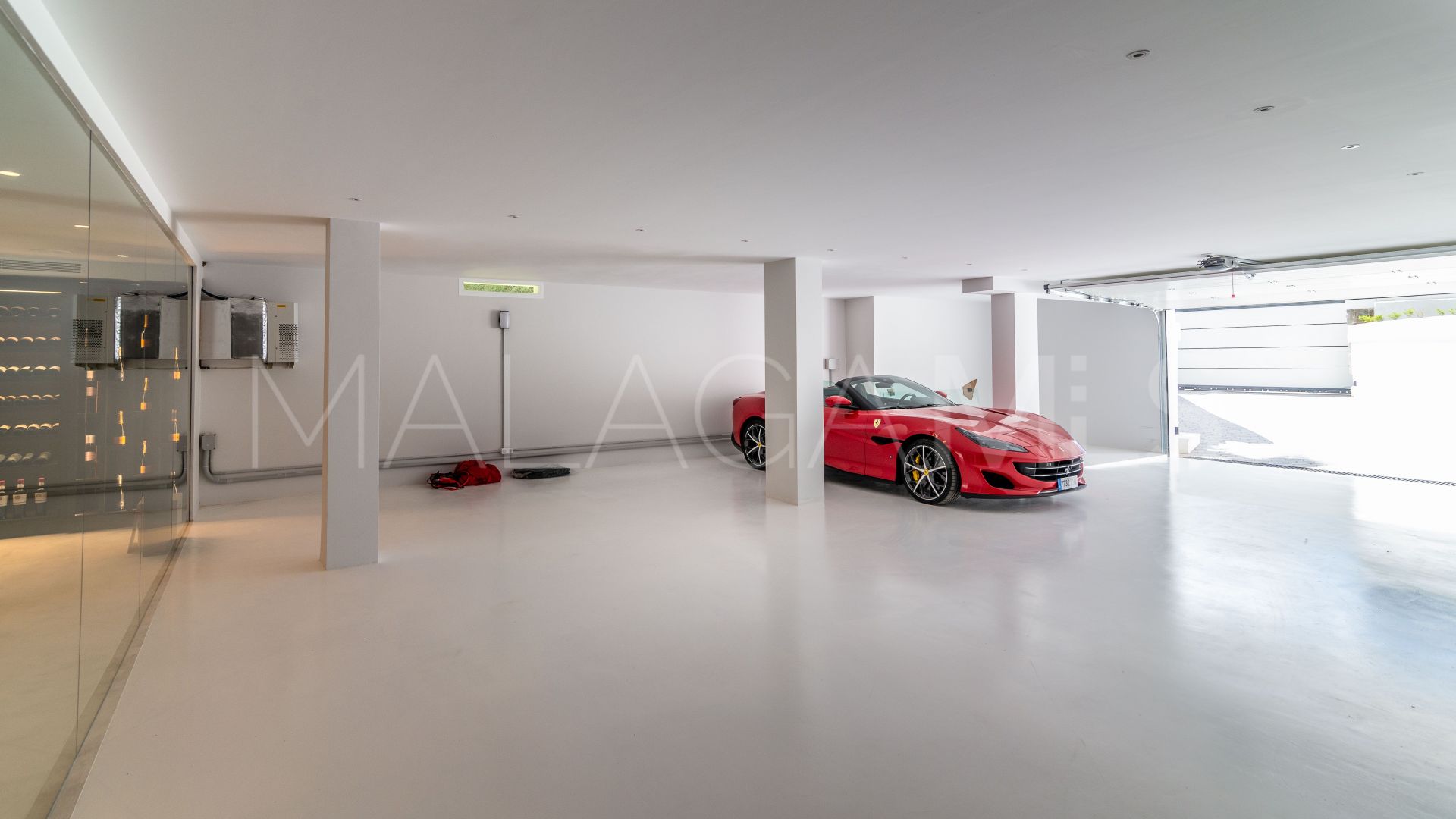 Villa with 8 bedrooms for sale in Nueva Andalucia