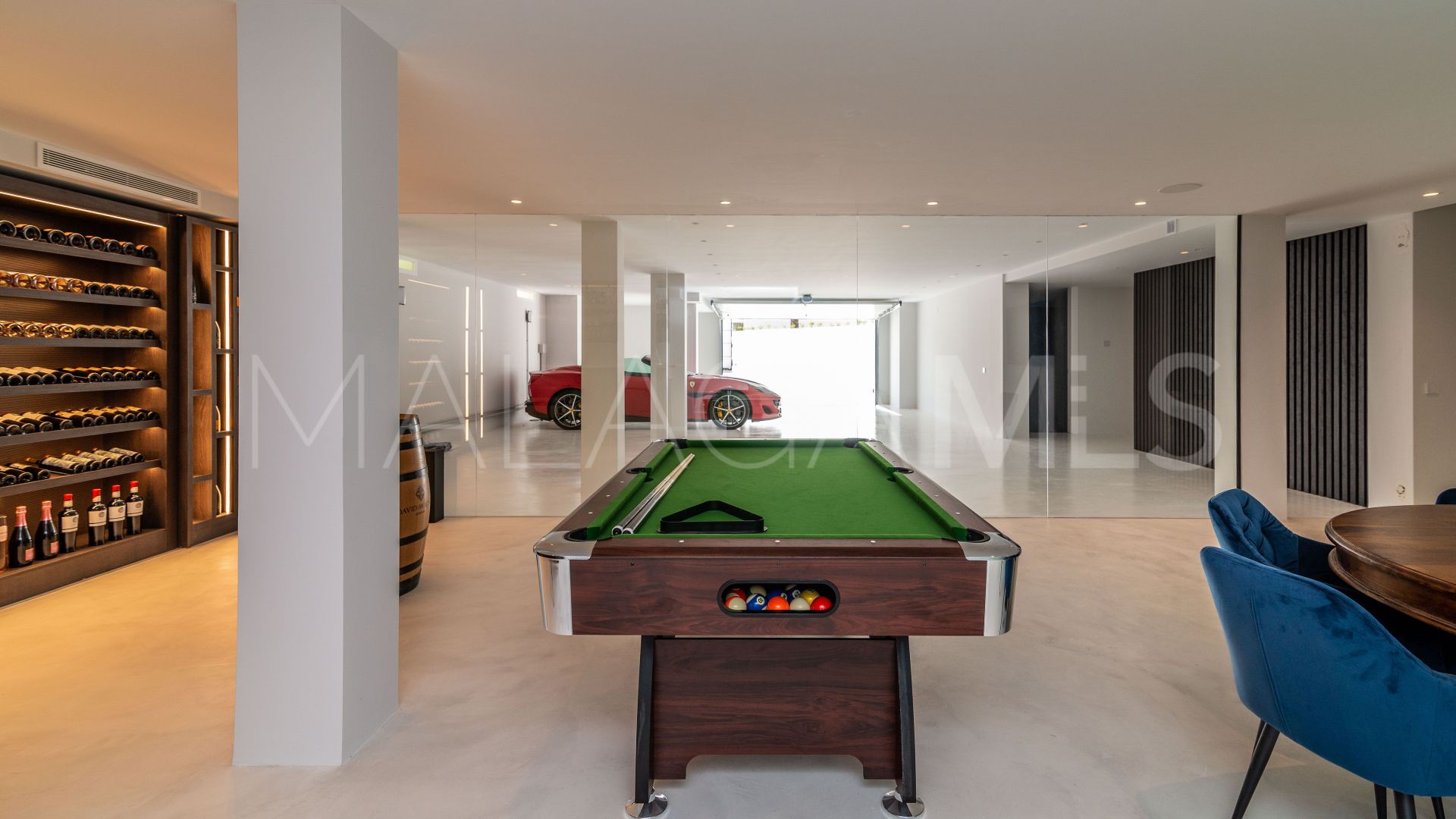 Villa with 8 bedrooms for sale in Nueva Andalucia