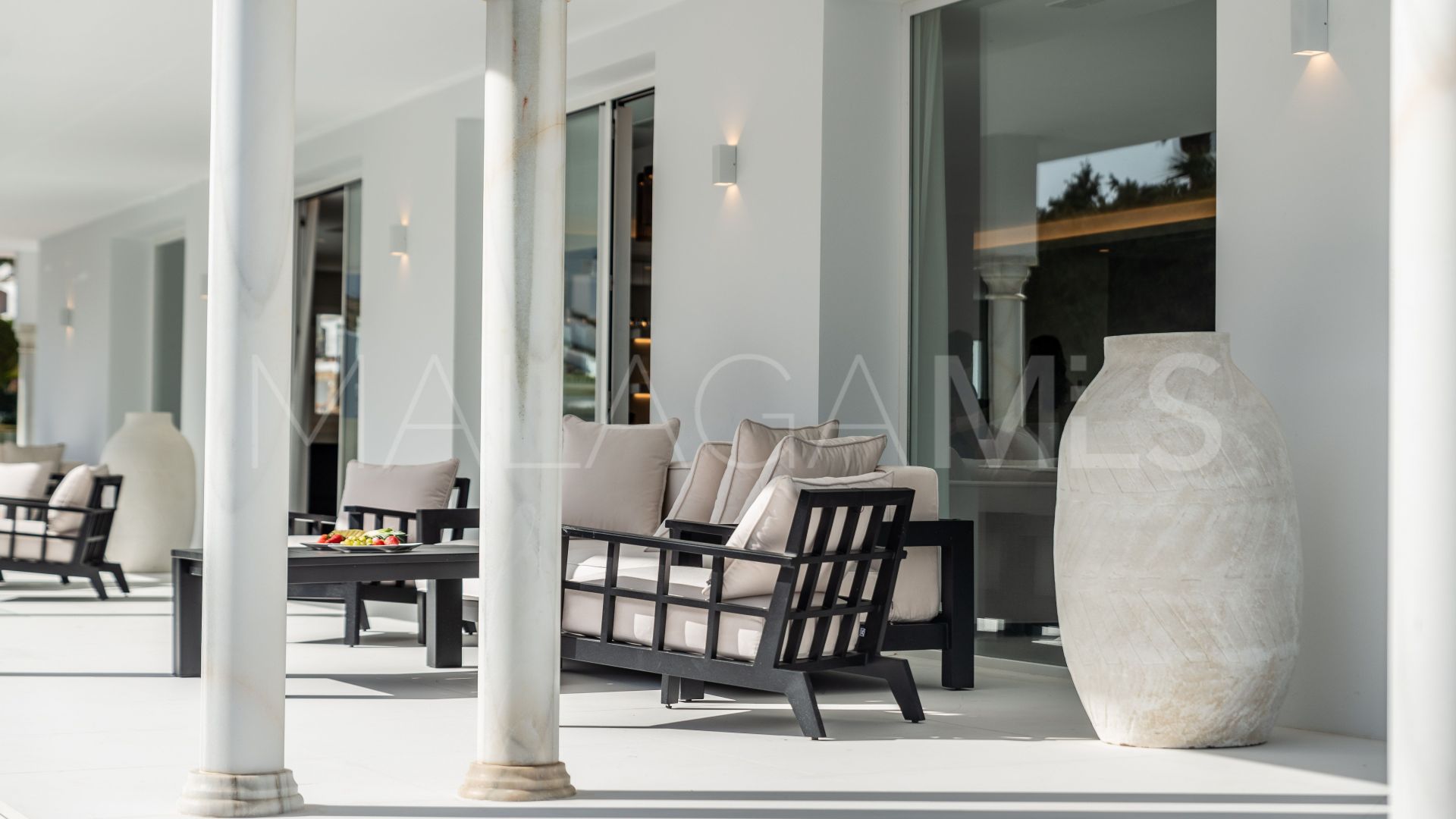 Villa with 8 bedrooms for sale in Nueva Andalucia