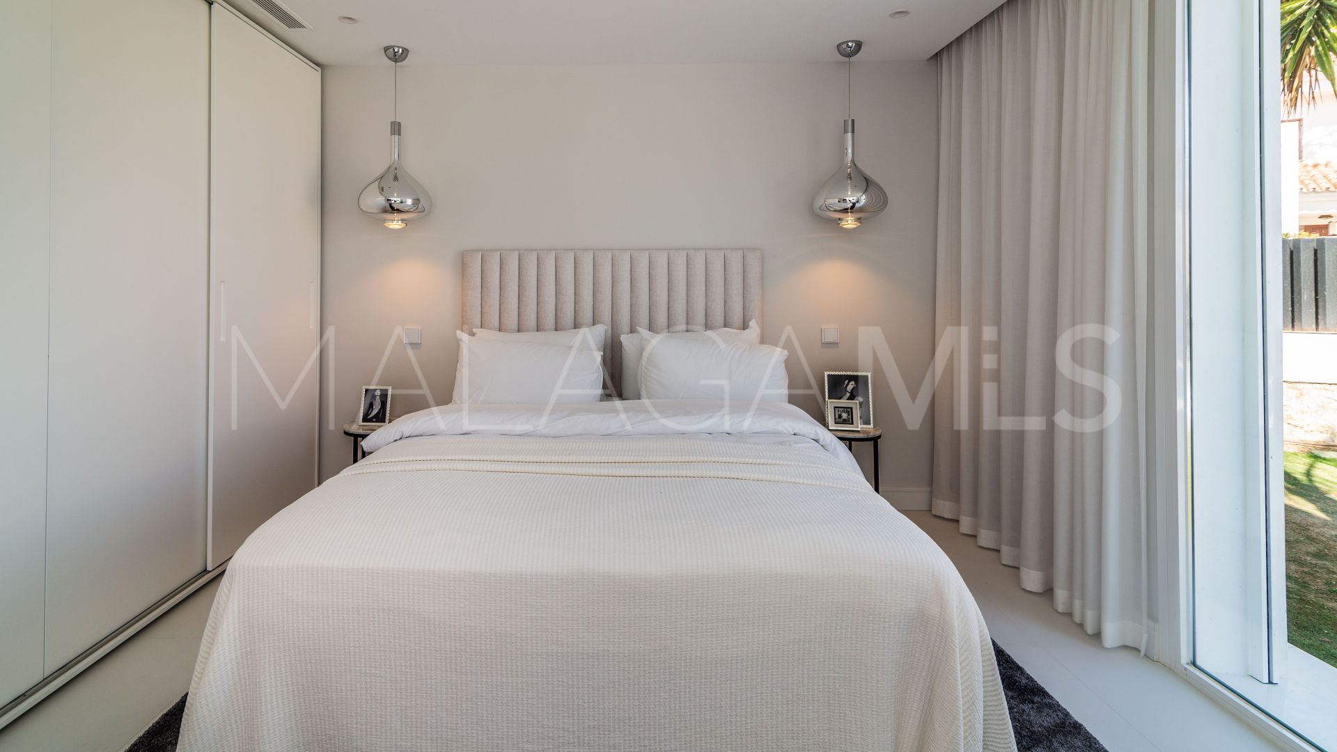 Villa with 8 bedrooms for sale in Nueva Andalucia