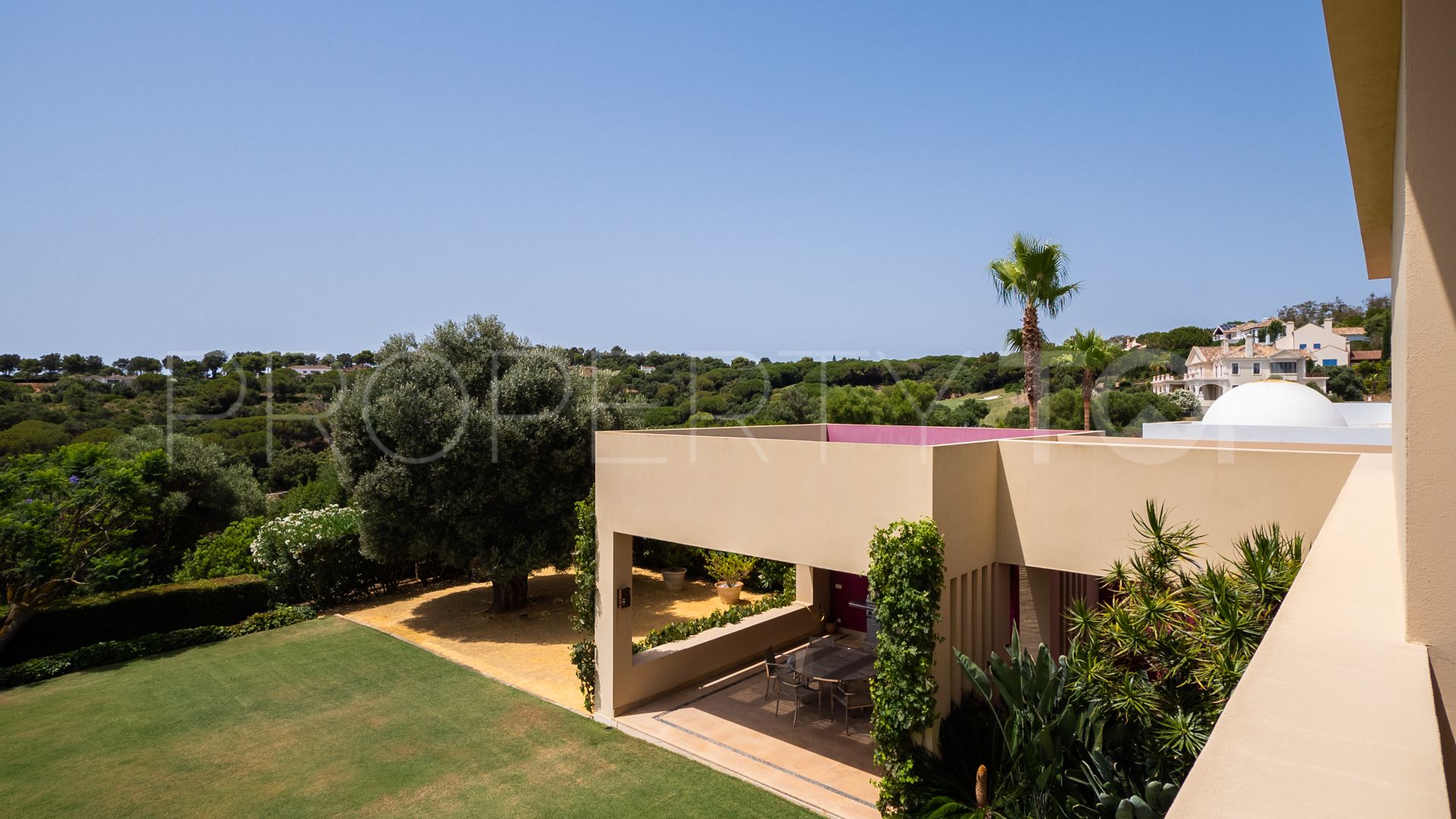 Villa for sale in Sotogrande with 6 bedrooms