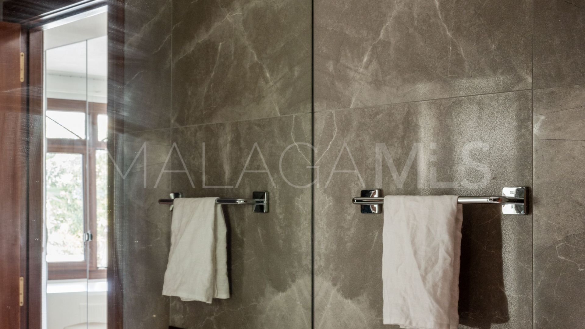 Villa for sale in Arroyo de la Miel