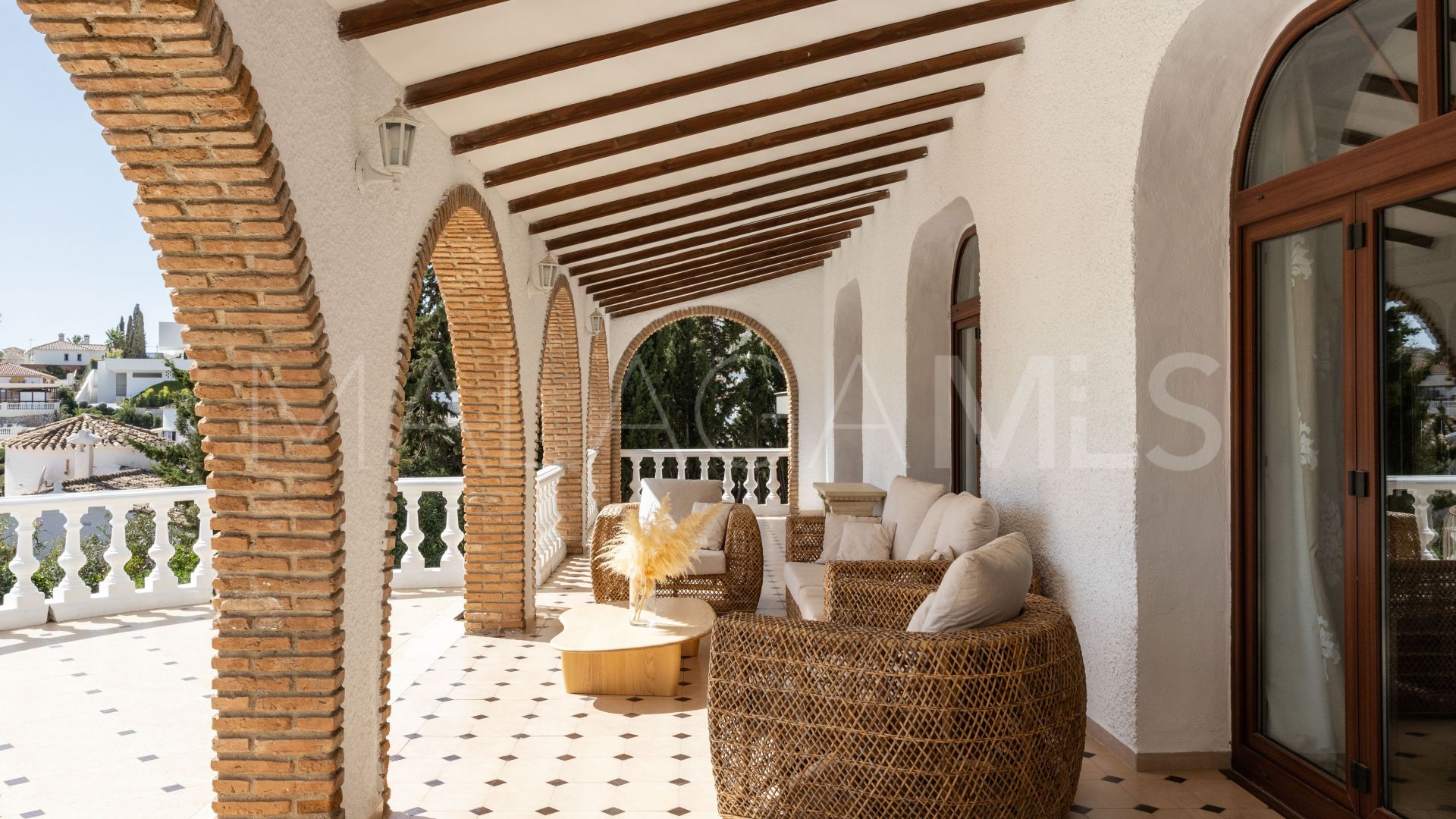 Villa for sale in Arroyo de la Miel