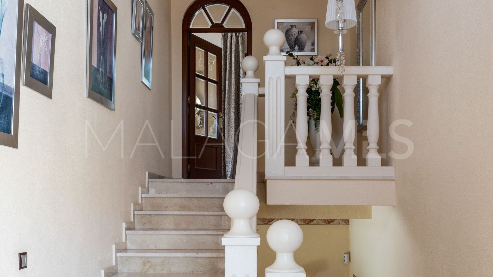 Villa for sale in Arroyo de la Miel